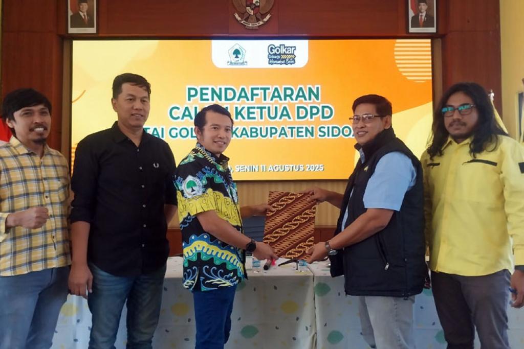 Adam Rusydi Resmi Daftar Calon Ketua Golkar Sidoarjo Periode 2025-2030