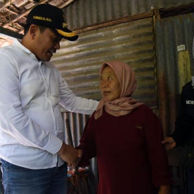 Bupati Sidoarjo Tinjau Dua RTLH di Tarik, Pastikan Segera Direnovasi