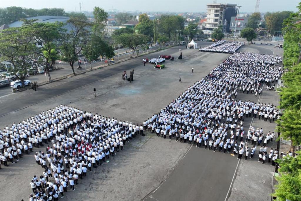 Bupati Subandi Pimpin Apel Akbar 3.843 Calon PPPK Paruh Waktu di Sidoarjo