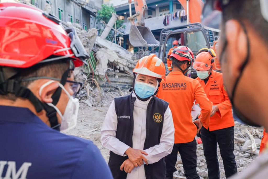 Operasi SAR Ditutup, Khofifah Pastikan Pemprov Jatim Kawal Hingga Akhir Identifikasi Korban Al Khoziny