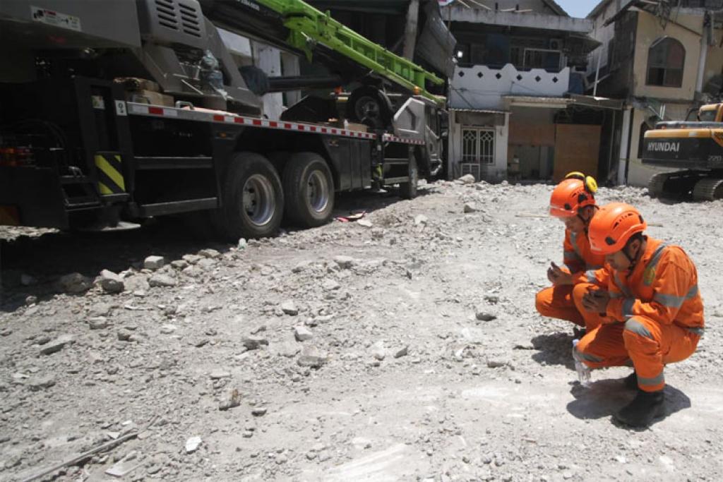 Basarnas Akhiri Operasi SAR Al-Khoziny dengan Doa di Tengah Reruntuhan