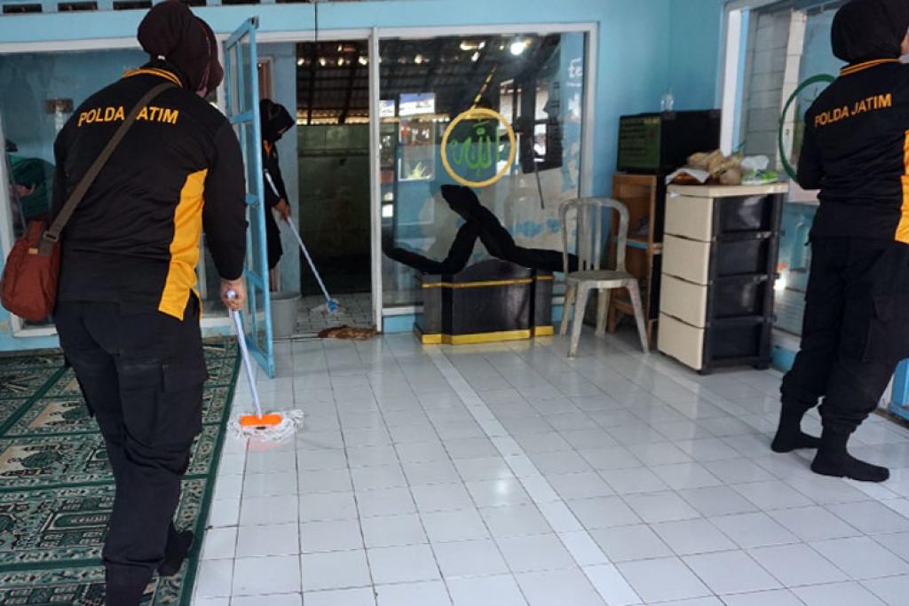 Polwan Polresta Sidoarjo Gelar Bakti Sosial di Hari Jadi ke-77