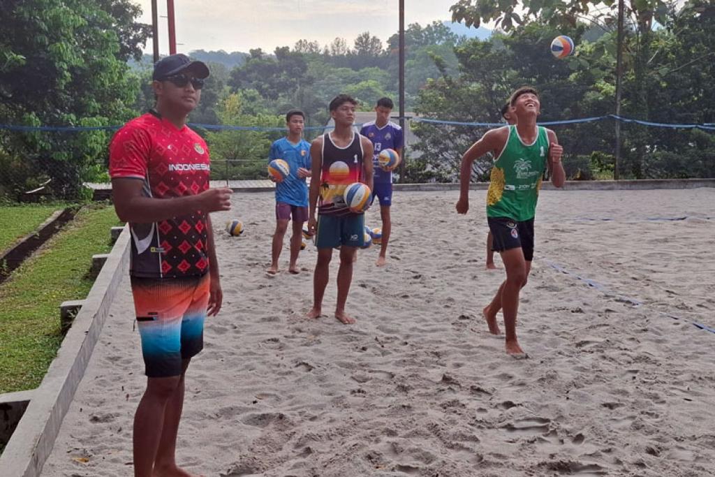 Atlet dan Pelatih Voli Pantai Sidoarjo Gabung Timnas di Asian Youth Games 2025