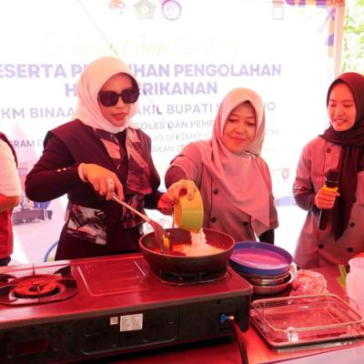 Wabup Mimik Idayana Dorong Pemberdayaan Emak-emak Sidoarjo lewat Pelatihan Pengolahan Ikan Lele